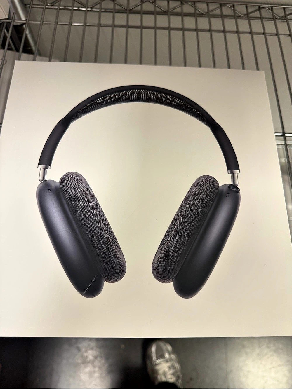 Apple AirPods Max 2 with Smart Case Over-Ear Headphones in Black NWT